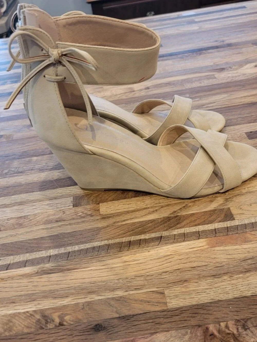 CL by Laundry Canty Wedge Sandal. Beige/Natural/Taupe